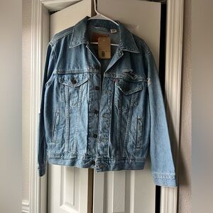 Levi’s EX- BOYFRIEND TRUCKER JACKET